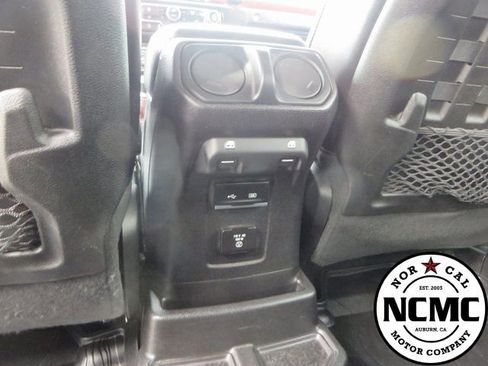 Used 2018 Jeep Wrangler Unlimited Rubicon image 44