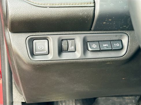 Used 2023 GMC Acadia AT4 w/ Technology Package image 10