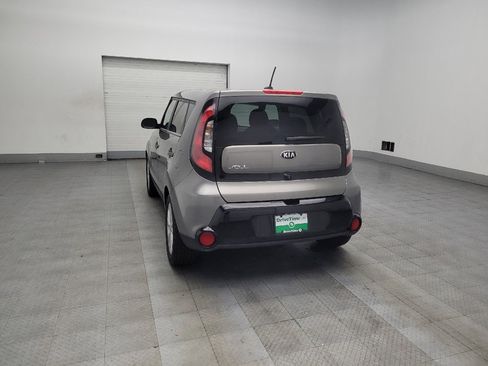 Used 2016 Kia Soul + image 5