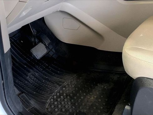 Used 2019 Ford Escape SE image 22