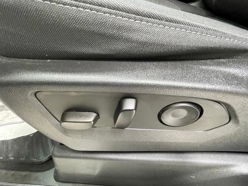 Used 2023 GMC Sierra 1500 SLE AWD/4WD image 16