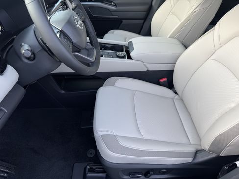 New 2026 Nissan Pathfinder SL AWD/4WD image 12