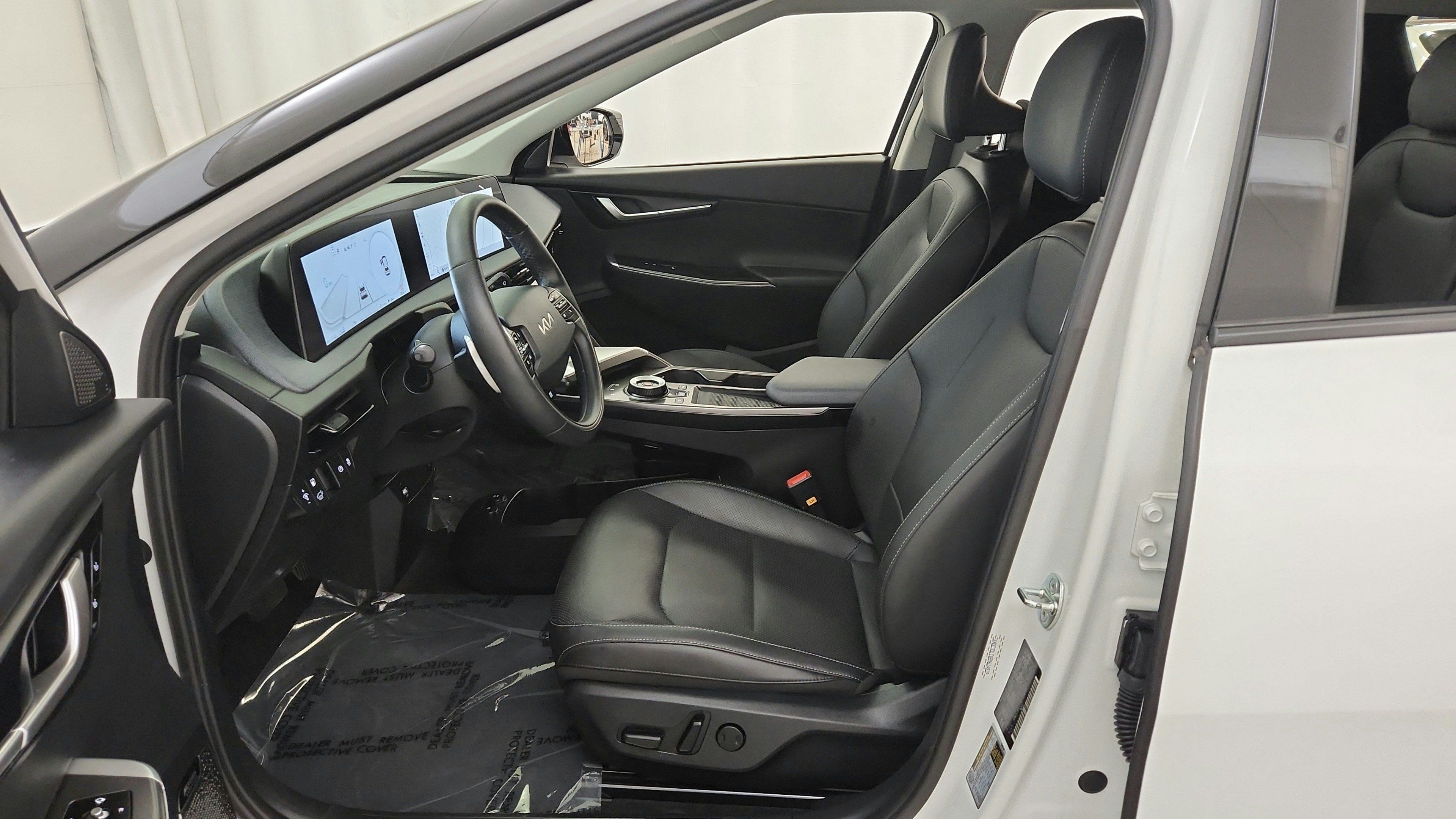 Used 2024 Kia EV6 Wind w/ Wind Technology Package AWD/4WD image 18