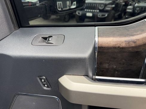 Used 2022 Ford F250 Lariat w/ Tremor Off-Road Package image 57