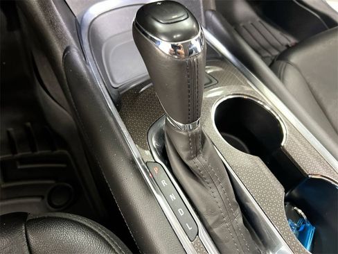 Used 2018 Chevrolet Malibu LT w/ Leather Package image 16