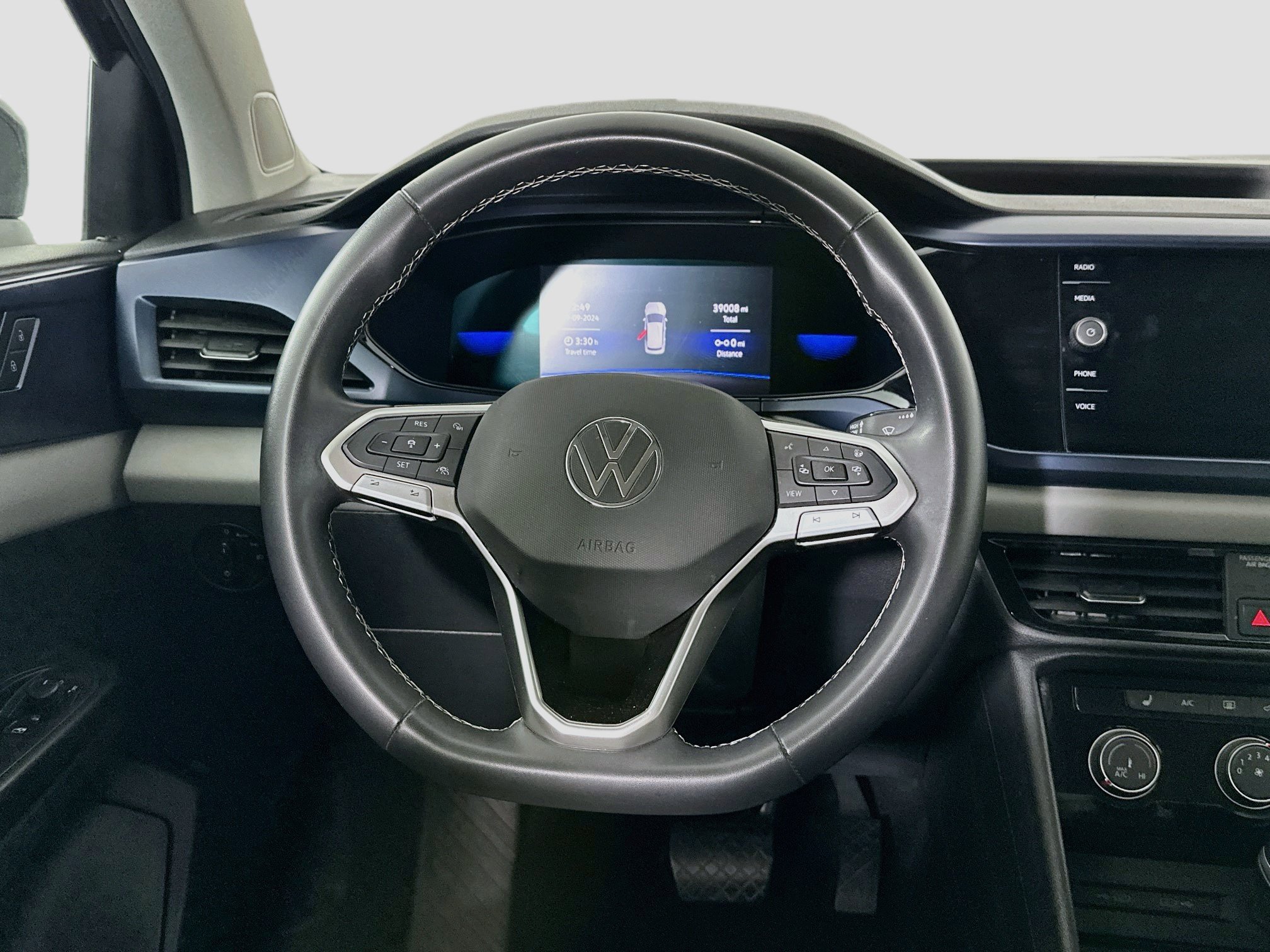 Used 2023 Volkswagen Taos SE FWD image 17