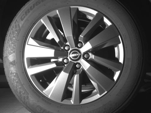 Used 2025 Nissan Pathfinder SV image 15