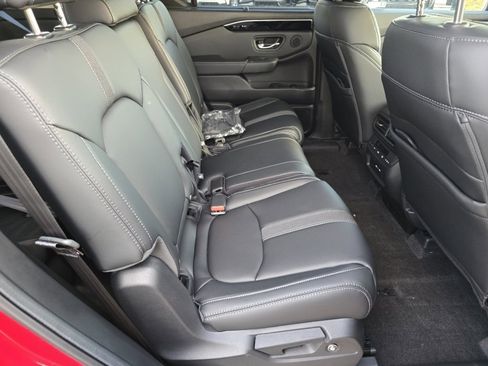 New 2025 Honda Pilot Touring image 24