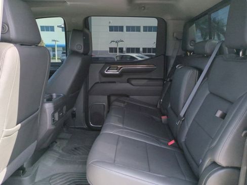 Used 2024 Chevrolet Silverado 1500 LT Trail Boss w/ LT Trail Boss Premium Package image 13