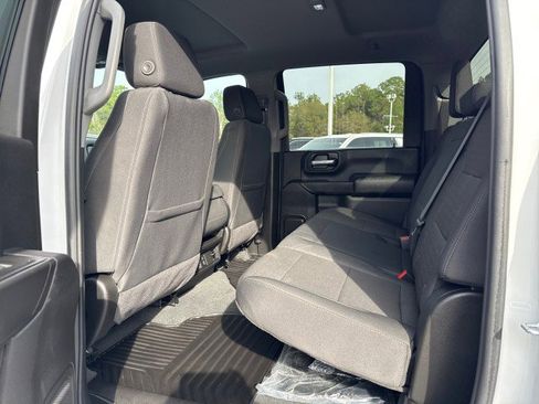 Used 2025 Chevrolet Silverado 2500 Custom w/ Custom Value Package image 17