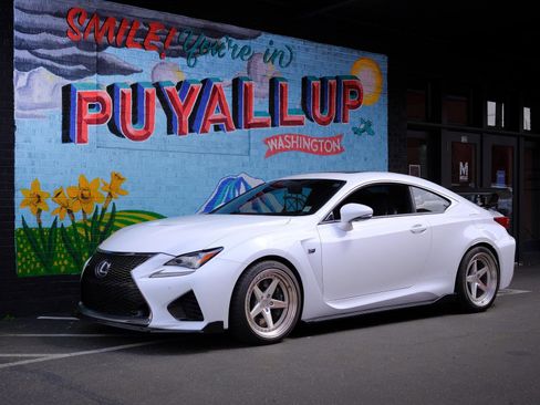 Used 2015 Lexus RC F w/ Premium Package RWD image 2