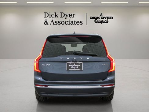 Certified 2023 Volvo XC90 B6 Ultimate w/ Protection Package Premier AWD/4WD image 4