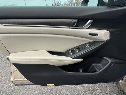 Used 2018 Honda Accord EX-L image 21