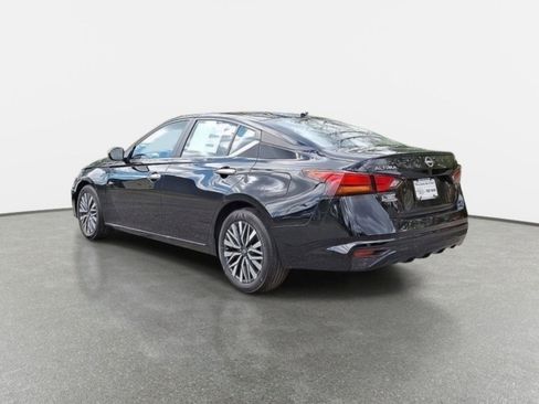 New 2025 Nissan Altima 2.5 SV image 4