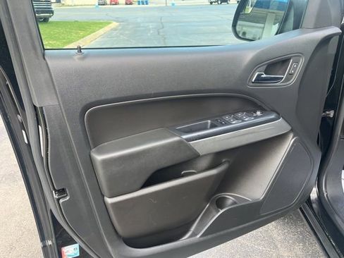 Used 2022 Chevrolet Colorado LT w/ LT Convenience Package image 21