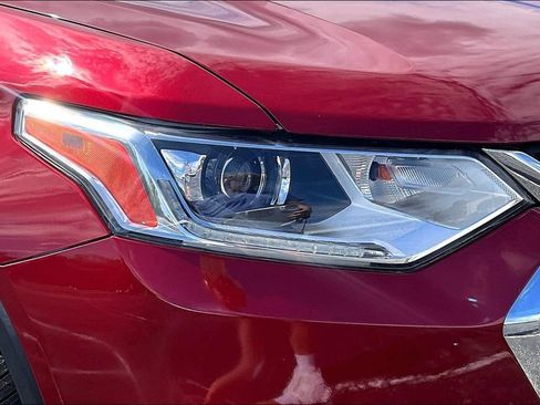 Used 2021 Chevrolet Traverse LT FWD image 30