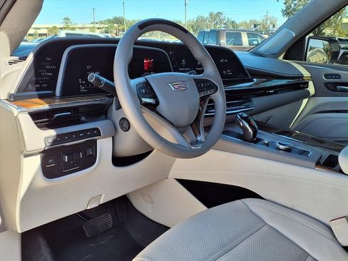 Used 2022 Cadillac Escalade Premium Luxury Platinum w/ Heavy-Duty Trailer Package image 27