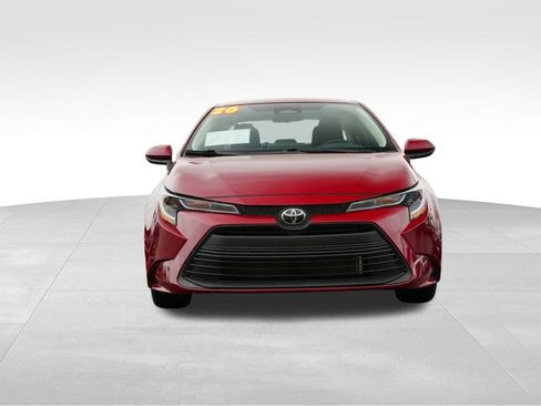 Used 2026 Toyota Corolla LE image 2