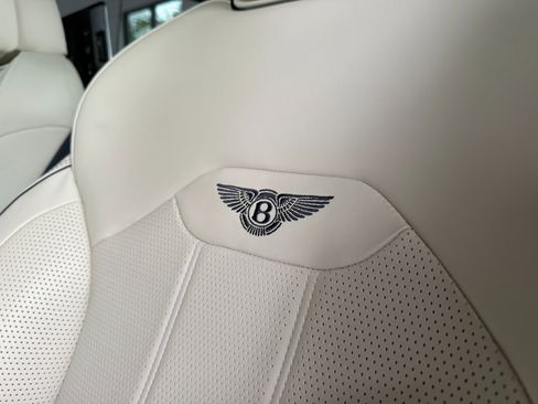 Used 2023 Bentley Bentayga Extended Wheelbase image 24