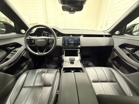 Used 2025 Land Rover Range Rover Evoque S image 21