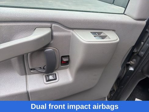 Used 2017 Chevrolet Express 3500 LT w/ LT Preferred Equipment Group RWD image 12