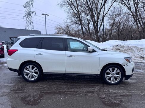 Used 2019 Nissan Pathfinder SL w/ SL Premium Package image 8