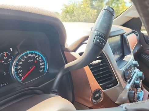 Used 2017 Chevrolet Tahoe Premier RWD image 32