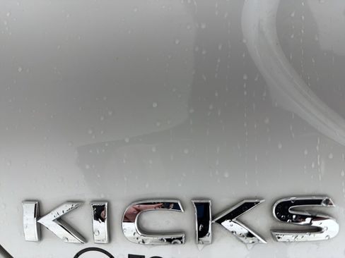 Used 2024 Nissan Kicks S image 9