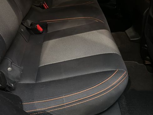 Used 2018 Subaru Crosstrek 2.0i Premium AWD/4WD image 17