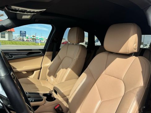 Used 2019 Porsche Macan AWD/4WD image 11
