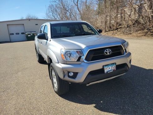 Used 2015 Toyota Tacoma 4x4 Double Cab w/ TRD Off-Road Package image 5