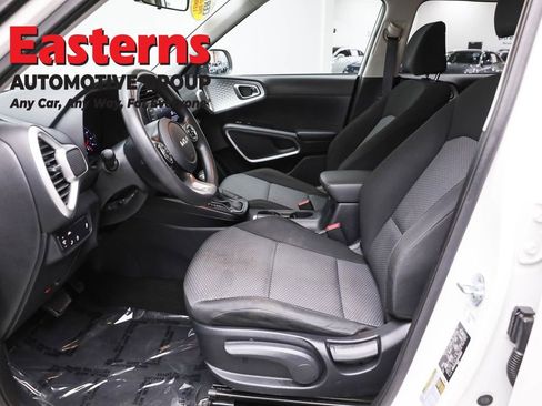 Used 2022 Kia Soul LX w/ Technology Package image 14