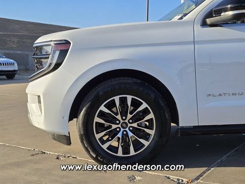 Used 2025 Ford Expedition Platinum AWD/4WD image 9