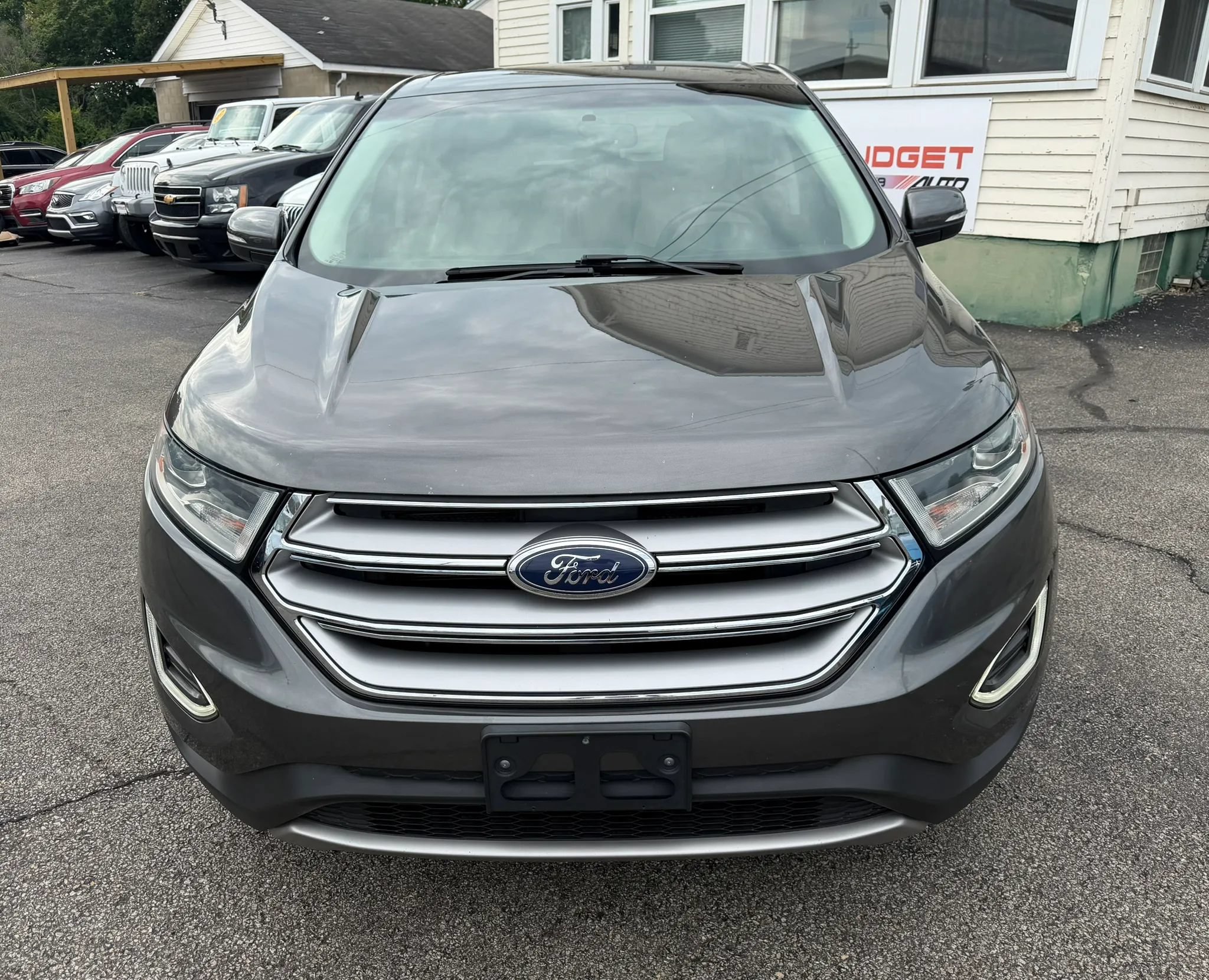 Used 2018 Ford Edge Titanium AWD/4WD image 4