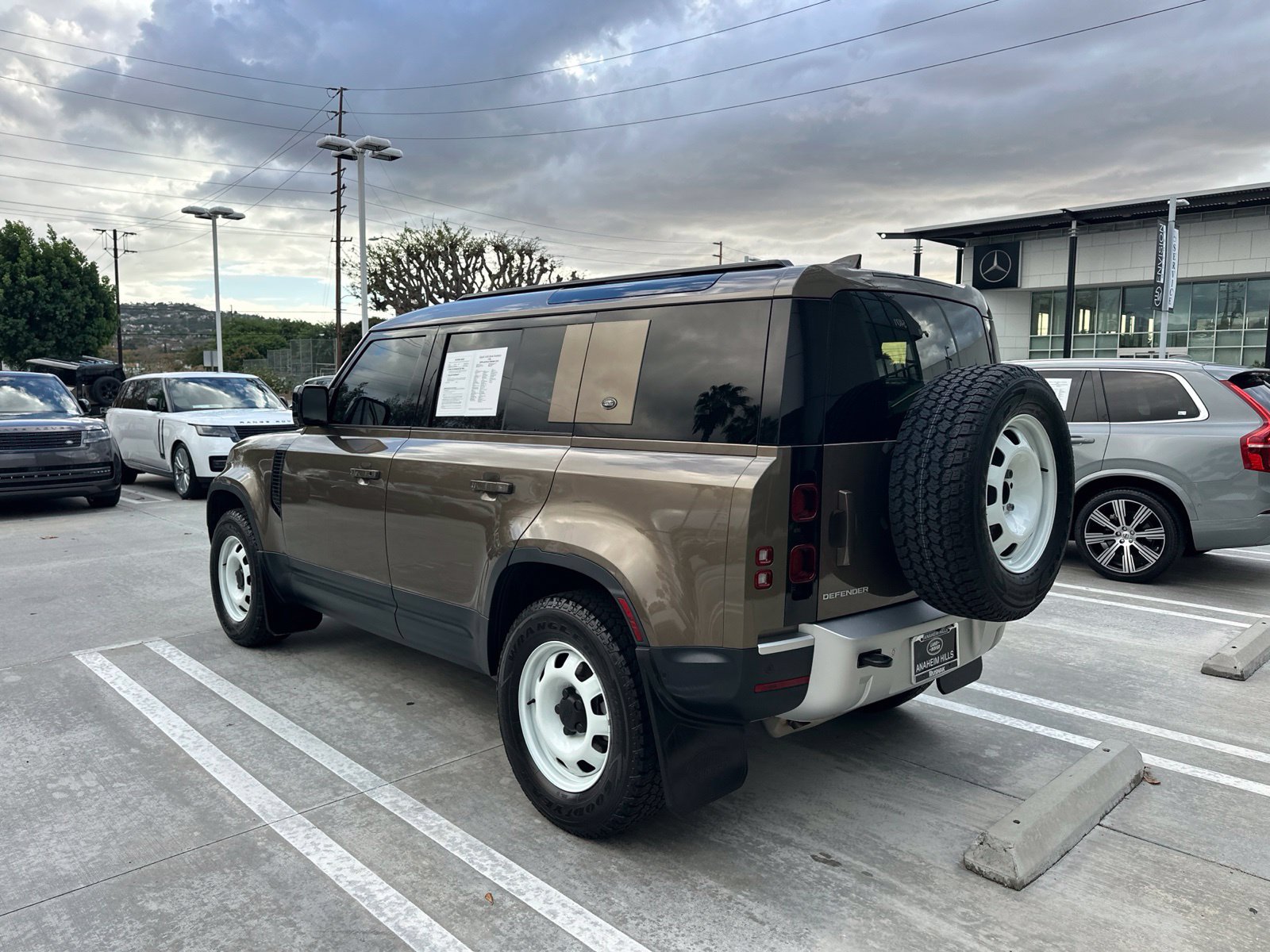 Used 2024 Land Rover Defender 110 S AWD/4WD image 4