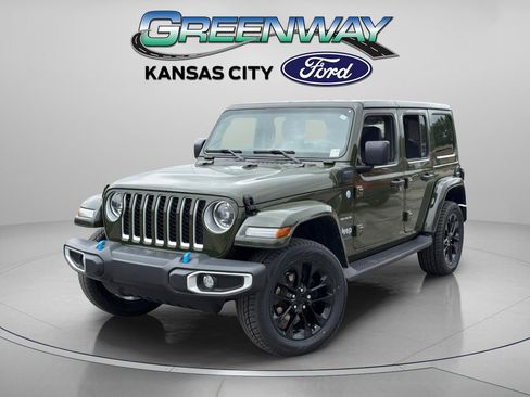 Used 2023 Jeep Wrangler Unlimited Sahara w/ Cold Weather Group AWD/4WD image 3