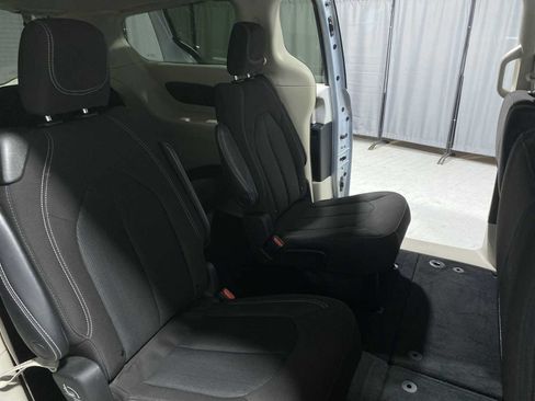 Used 2023 Chrysler Voyager LX FWD image 13