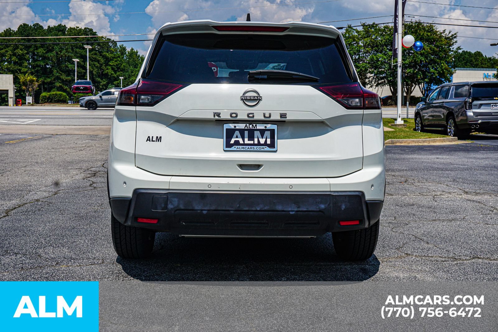 Used 2024 Nissan Rogue S FWD image 12