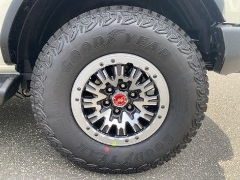 New 2026 Ford Bronco Outer Banks w/ Sasquatch Package AWD/4WD image 30