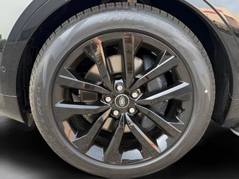 New 2026 Land Rover Discovery Limited Edition image 9