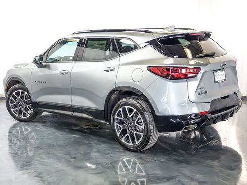 Certified 2025 Chevrolet Blazer RS image 9