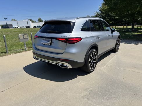 Used 2025 Mercedes-Benz GLC 350e 4MATIC image 9