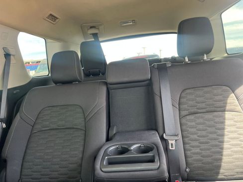 Used 2025 Nissan Pathfinder SV AWD/4WD image 39