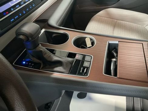 Used 2024 Toyota Sienna LE image 16