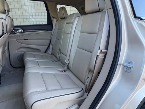 Used 2014 Jeep Grand Cherokee Overland AWD/4WD image 40