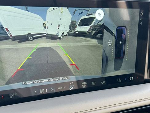 Used 2025 Lincoln Aviator 2WD image 29