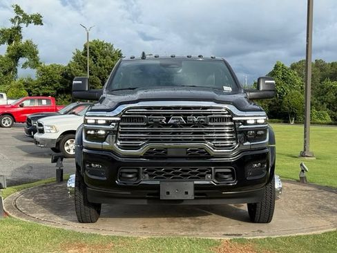 Used 2026 RAM 5500 4x4 Crew Cab w/ Laramie Trim Package image 2
