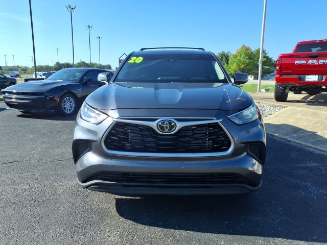 Used 2020 Toyota Highlander L FWD image 2
