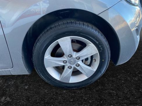 Used 2013 Hyundai Elantra GLS image 16