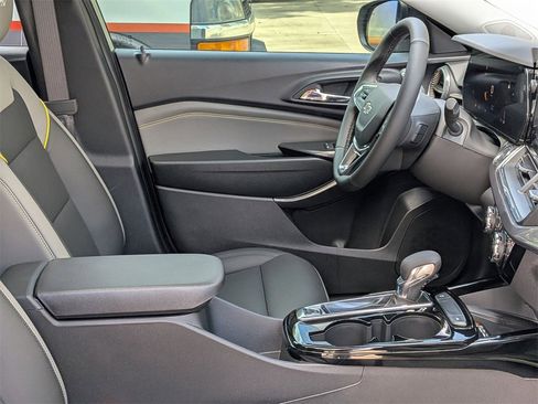 New 2026 Chevrolet Trax ACTIV w/ Sunroof Package image 24